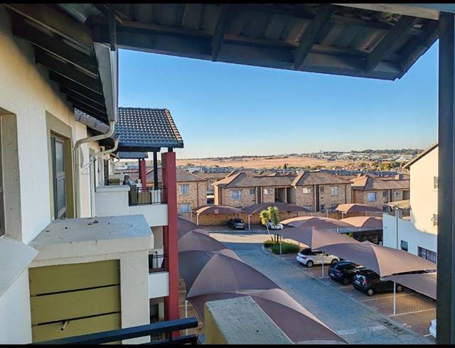 2 BEDROOM APARTMENT FOR SALE IN NOORDWYK